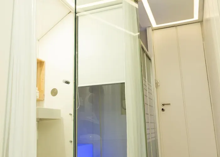 Oceansound White Apartment